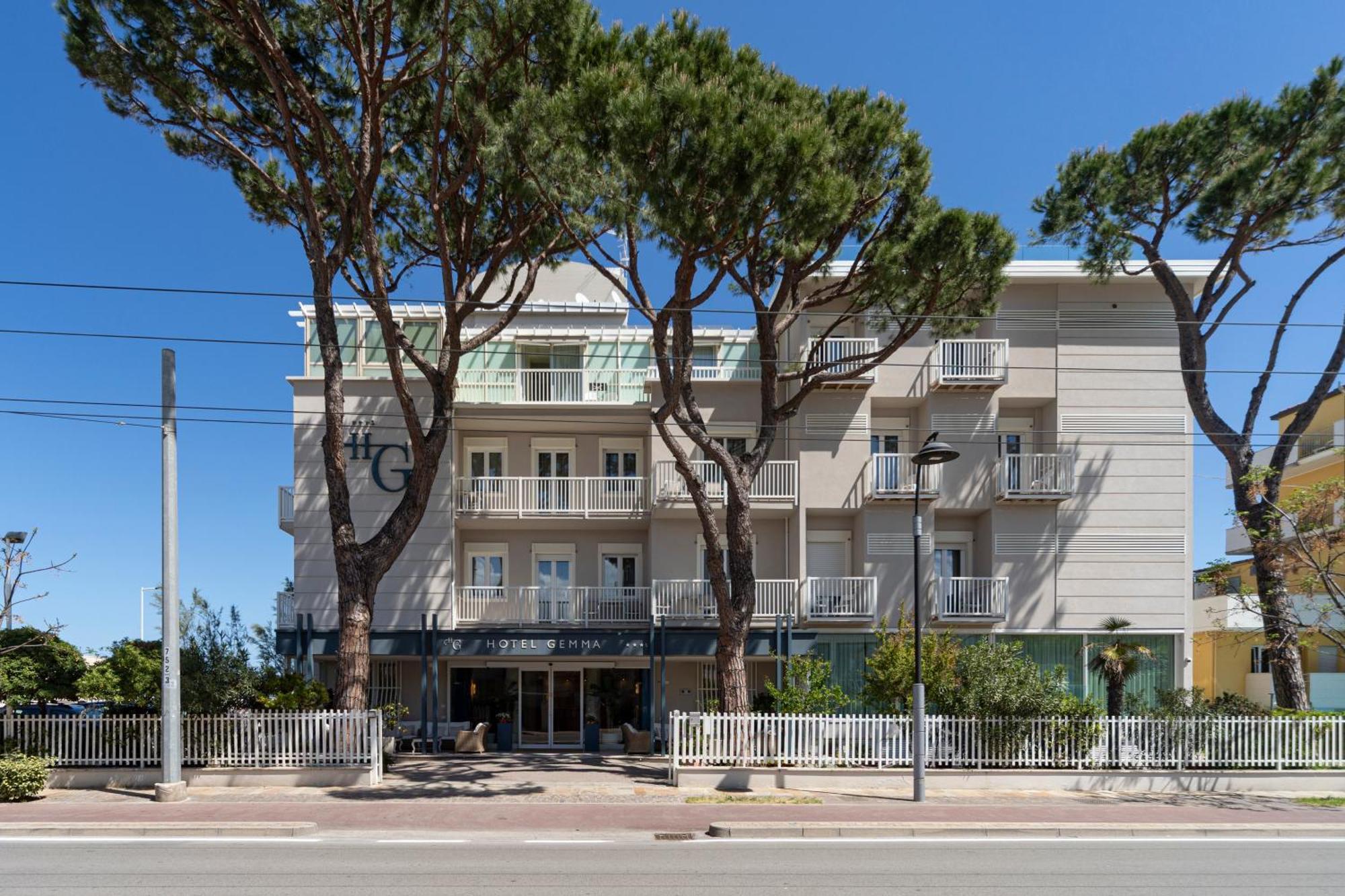 Hotel Gemma Ричоне Екстериор снимка